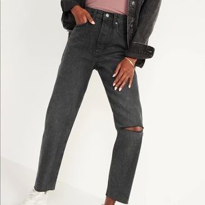 Old Navy Women's Straight Leg Ripped Knee Jeans - Black Wash
